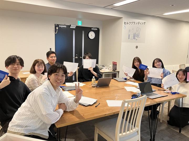 接戦の中、最後に8人全員で一致させたBチームが景品をゲット