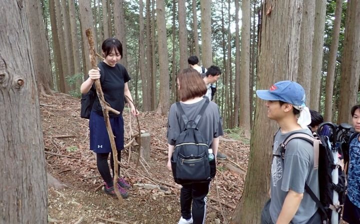 前回、杖を愛用したメンバーは再び杖を吟味