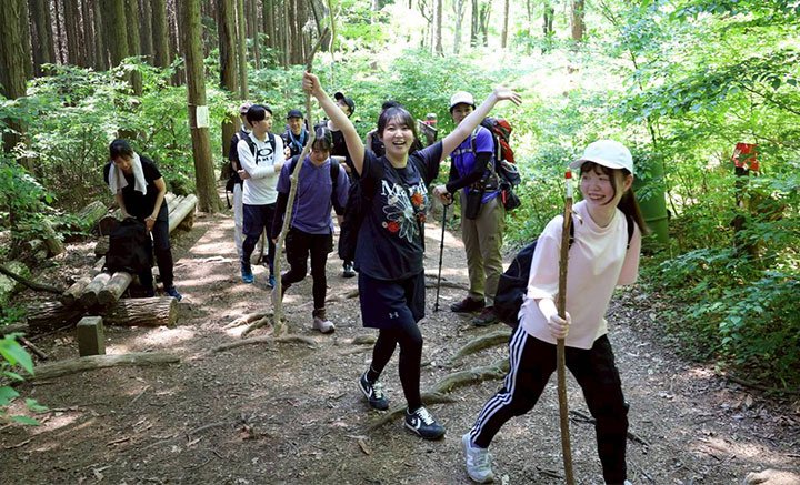 登りは若手を先頭に